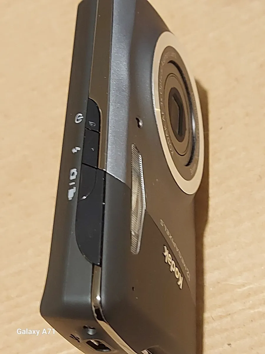 Kodak Easyshare M530 12 MP Digital Camera - Image 3