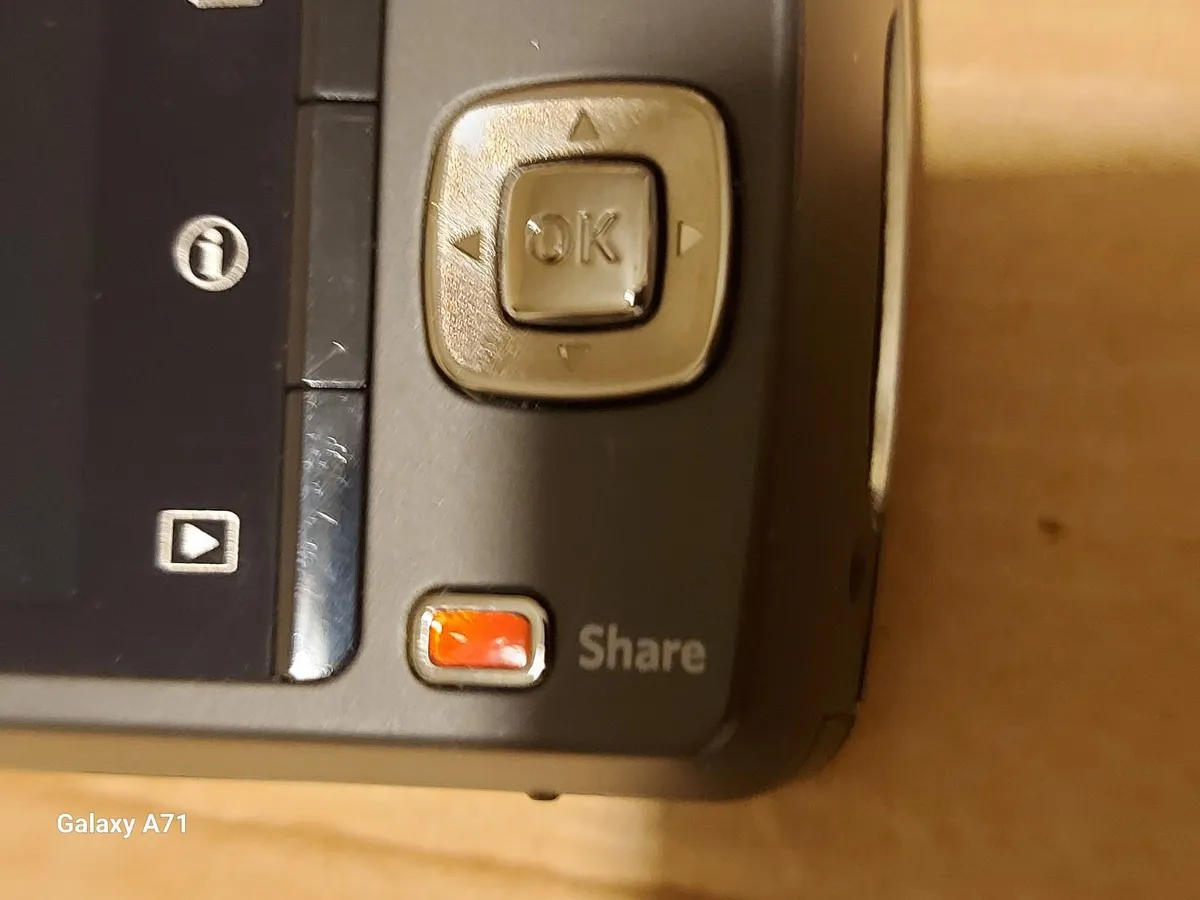 Kodak Easyshare M530 12 MP Digital Camera - Image 4