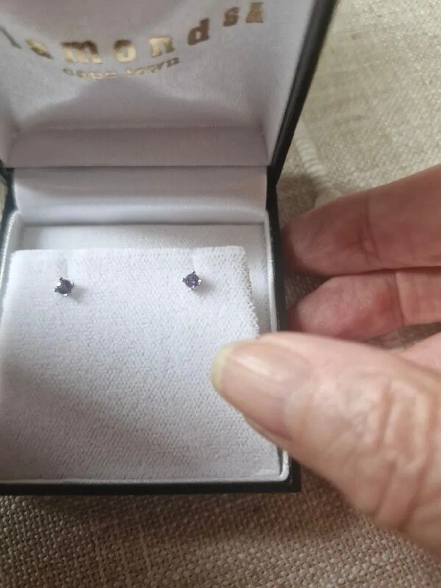earrings - Image 3