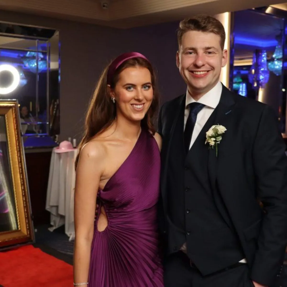 Magic Mirror Photo Booth Hire - Image 1