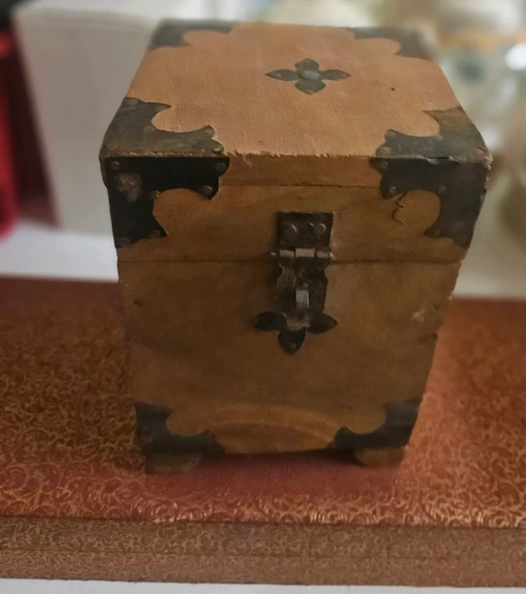 5 Small Storage Boxes - Image 3