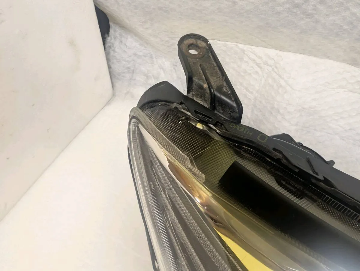 Rav 4 headlight set (2012-2018) XA40 - Image 3