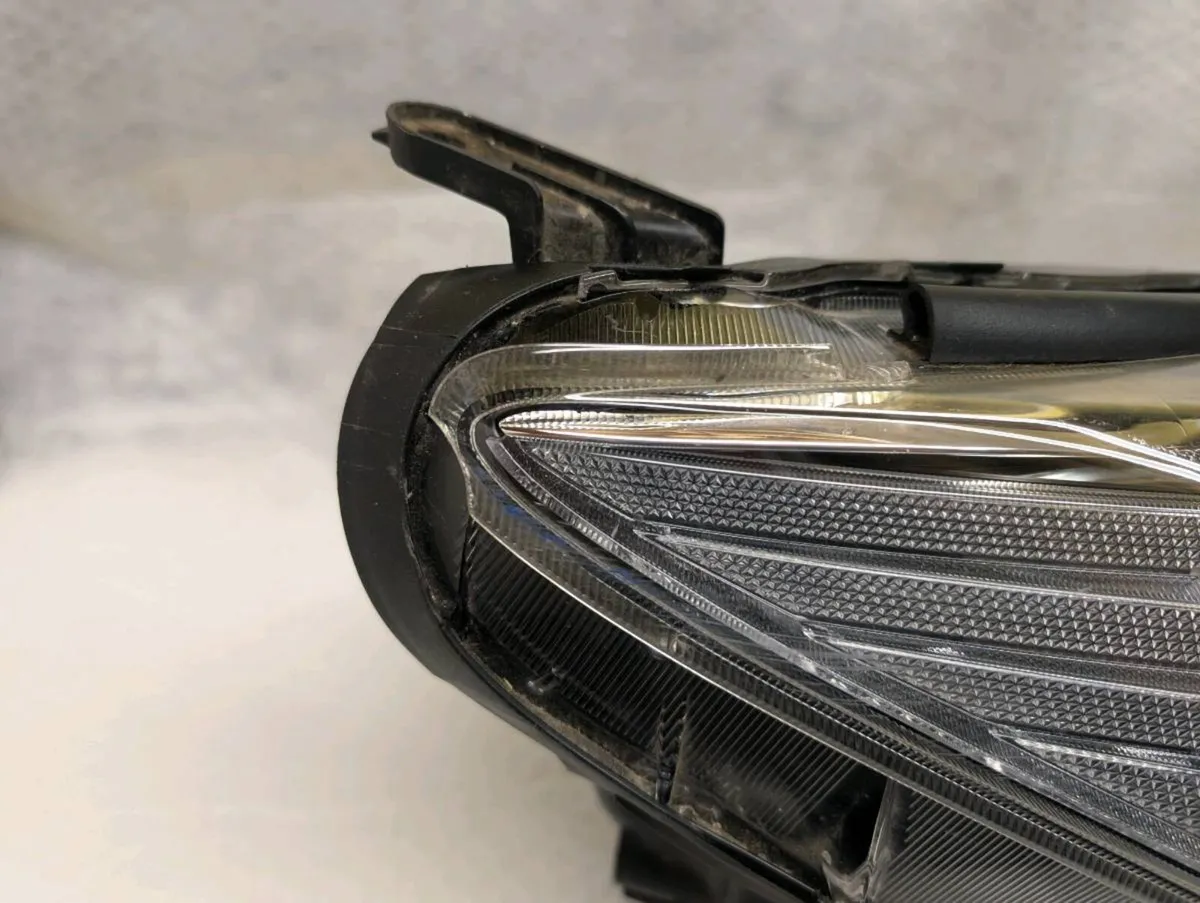 Rav 4 headlight set (2012-2018) XA40 - Image 4