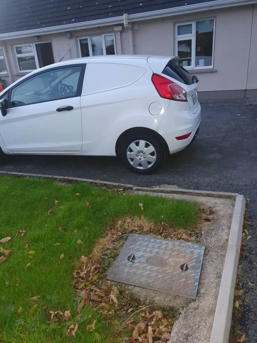 Ford Fiesta Diesel Van ,New Test  Today & Taxed - Image 4