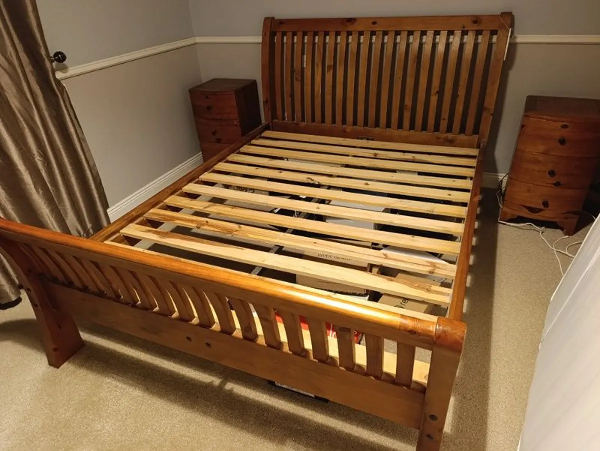 King size bed - Image 3