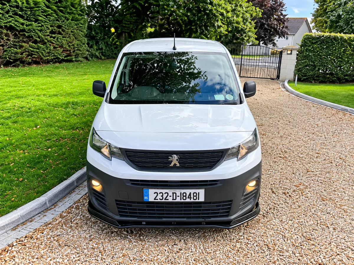 232 Peugeot Partner  * 2 YR Warranty *  Very Clean - Image 2