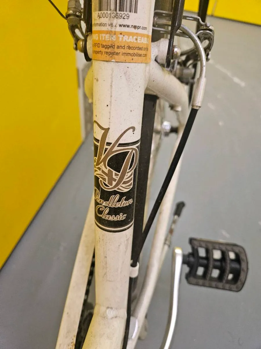 Pendleton ladies bike - Image 4