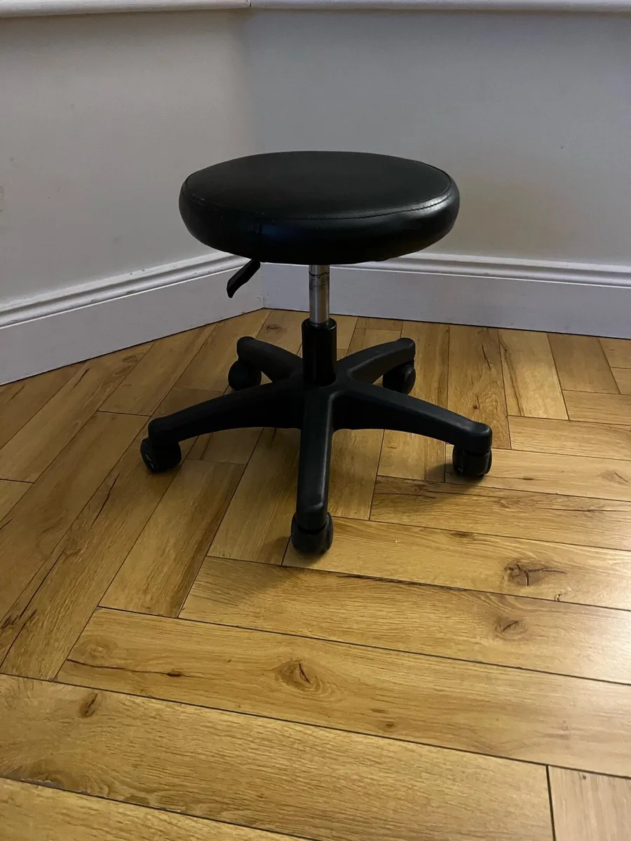 Seat pedicure or couch seat - Image 1
