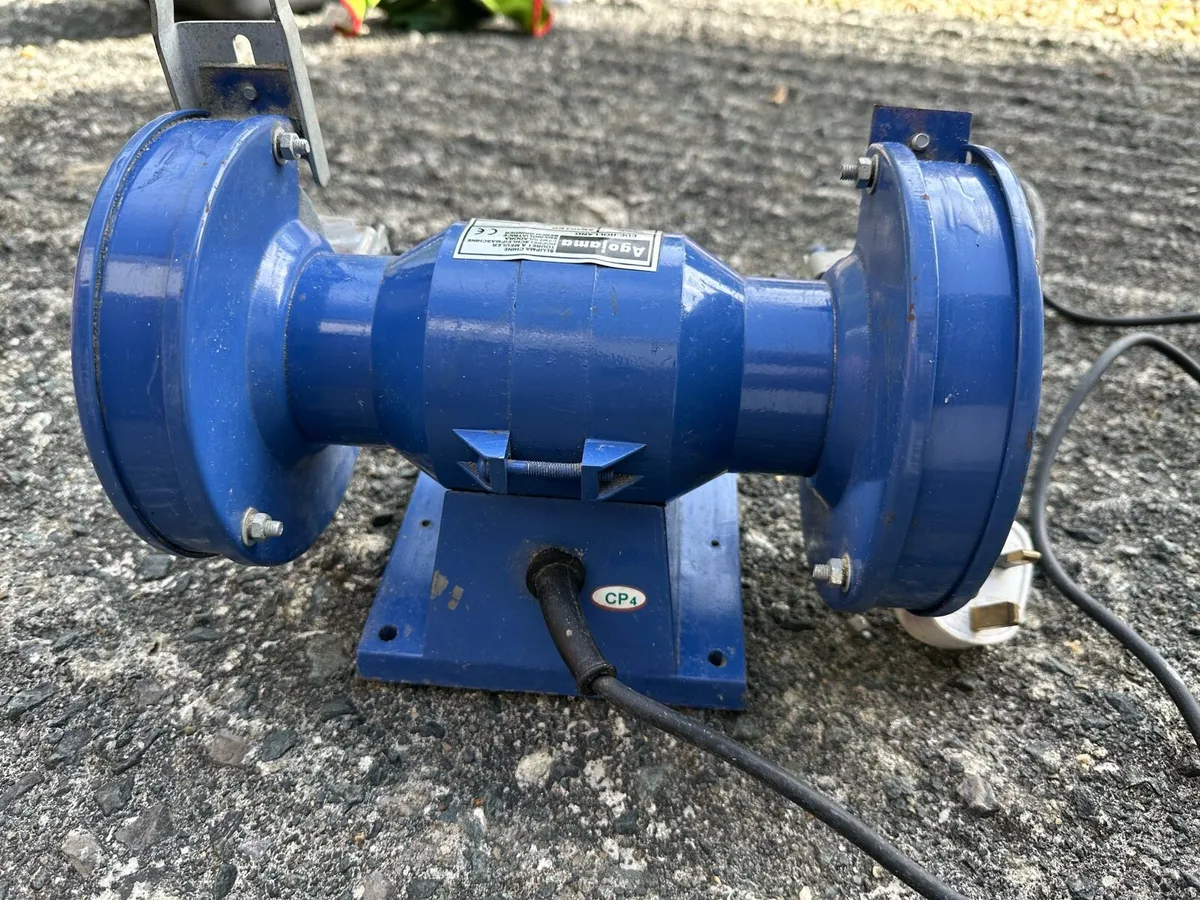 Bench grinder 125mm light domestic use - Image 1
