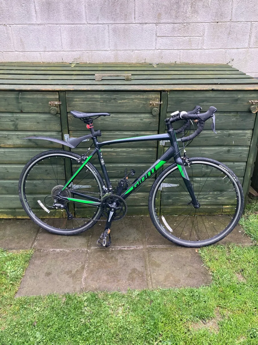 XL Giant Contend road bike - Image 2