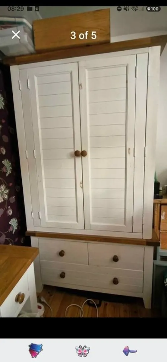 Solid Oak & Timber Bedroom Set: Wardrobe & Dressing Table - Image 3