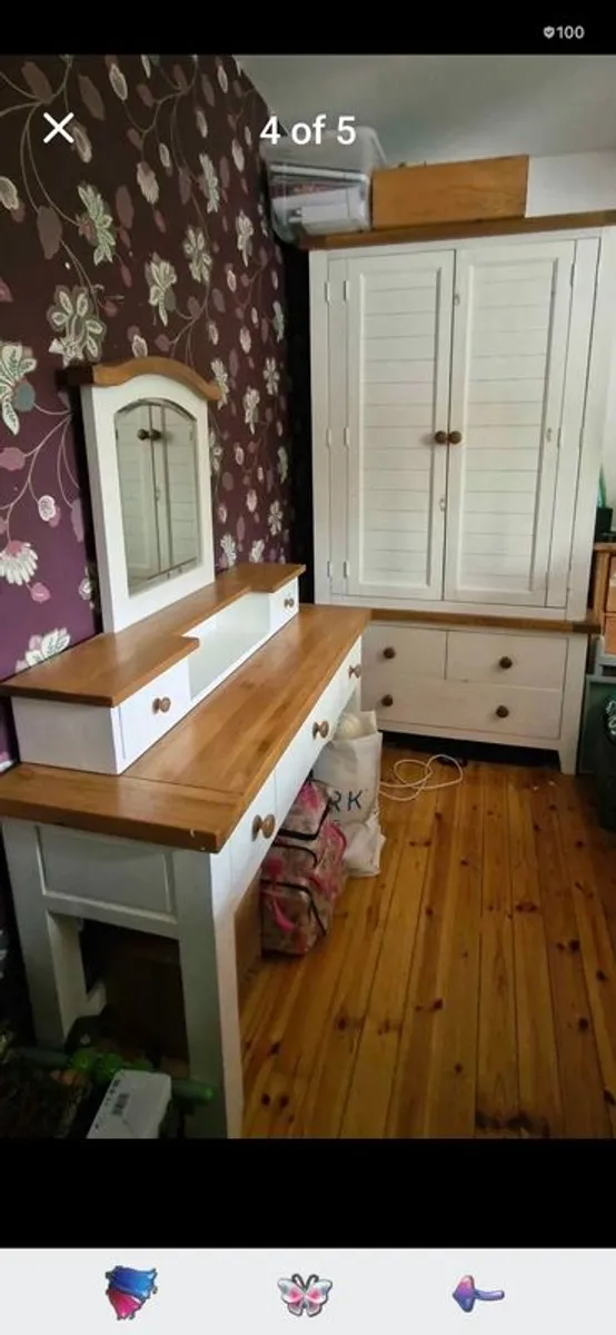 Solid Oak & Timber Bedroom Set: Wardrobe & Dressing Table - Image 4
