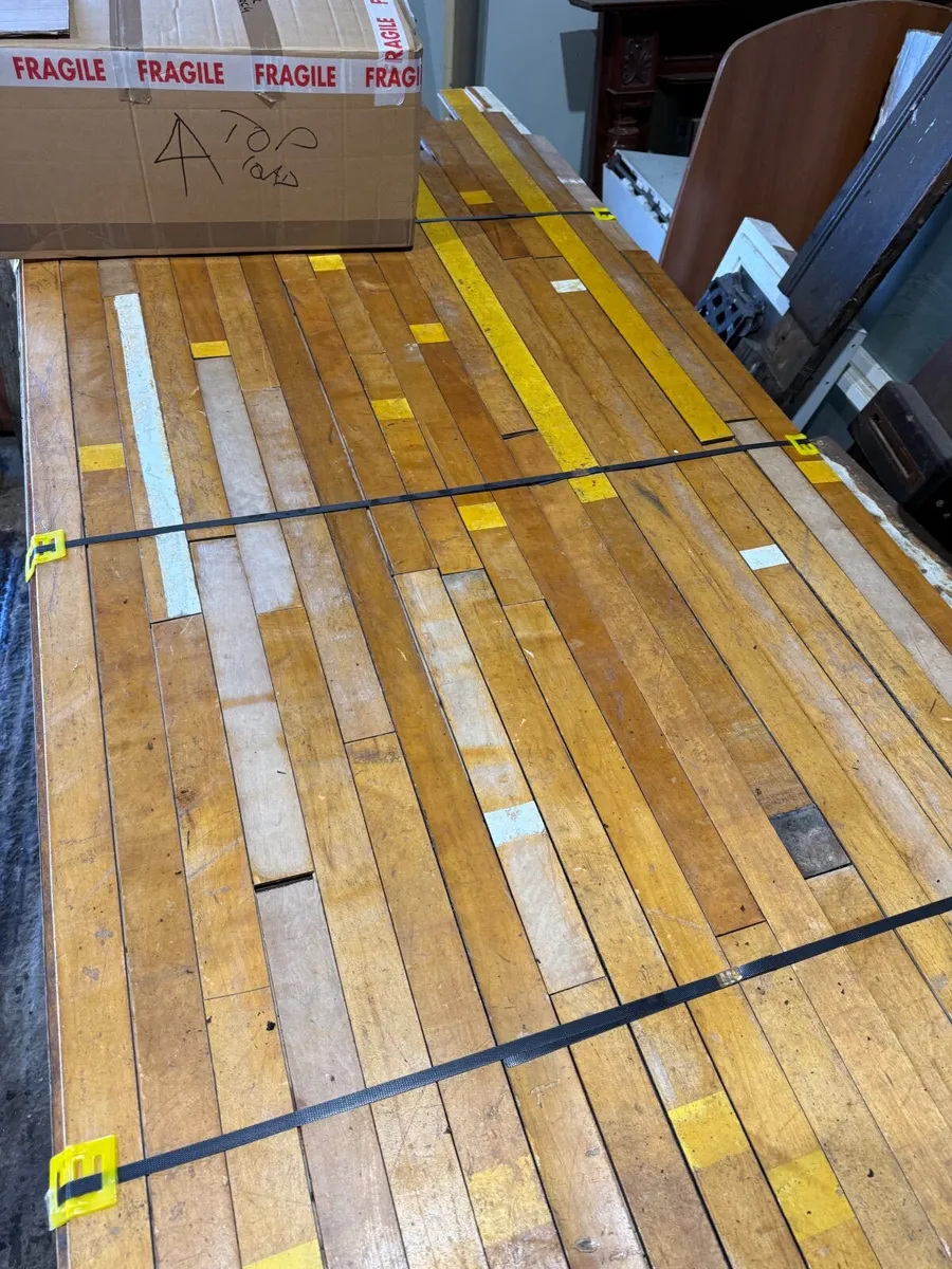 140 meters excellent prime Maple of one floor. - Image 2