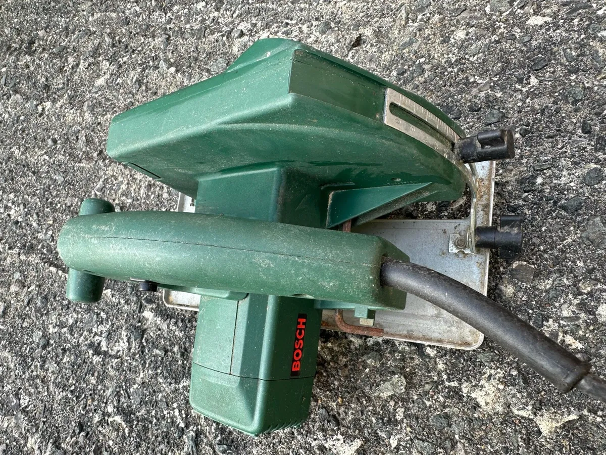 Bosch corded circular saw light domestic use only - Image 1