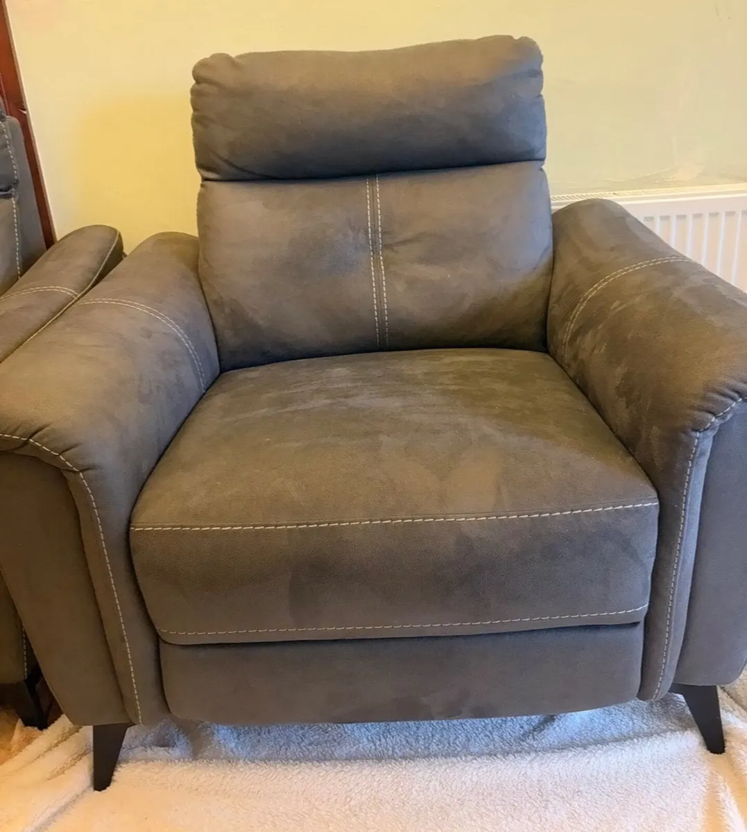 Two seater and two arm chairs - Image 1
