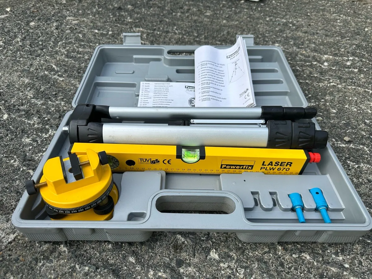 Laser spirit level kit in box light domestic use - Image 1
