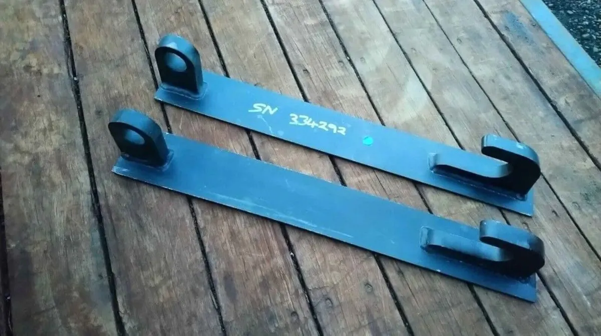 NEW JCB Q FIT BRACKETS PAIR - Image 1