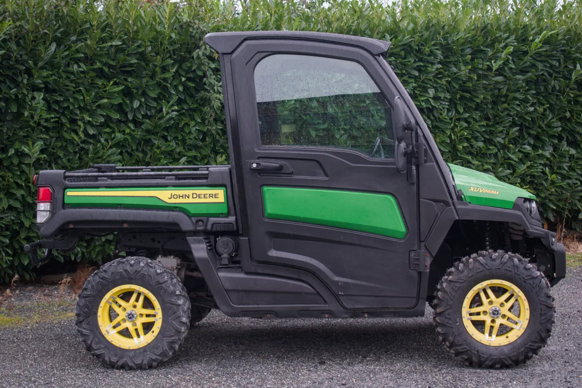 2021 John Deere 865M Gator - Image 2