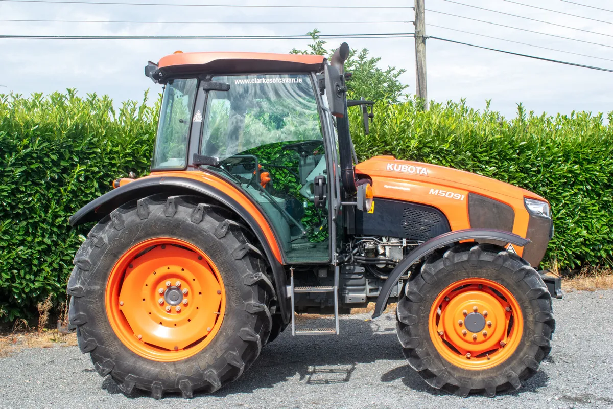 2019 Kubota M5091 - Mint Condition - Image 3