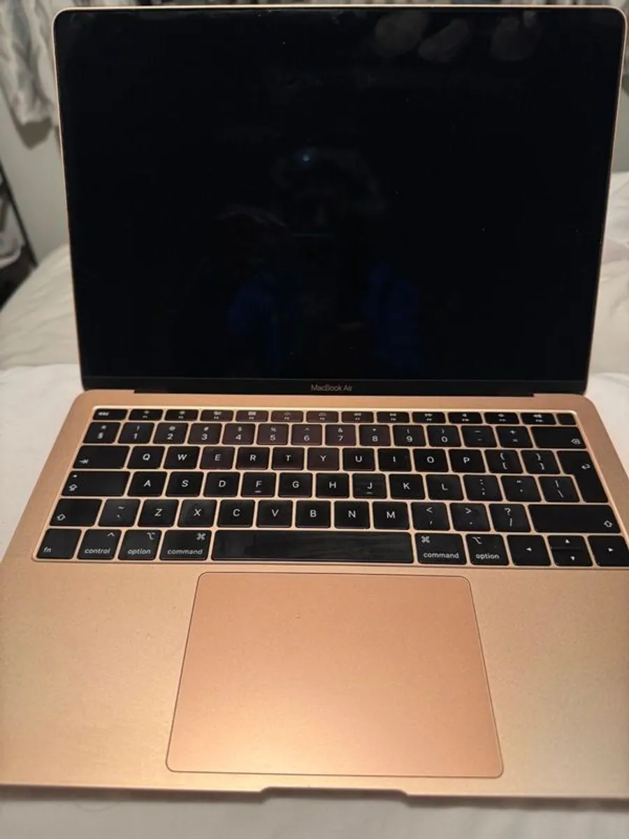 Apple Macbook Air 13" - Image 1