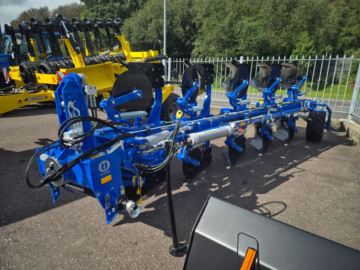 Overum 5 furrow Reversalable plough. - Image 2