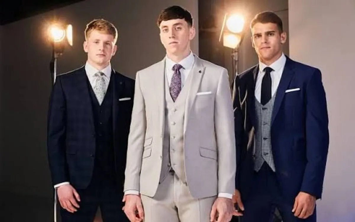Mens Costume Suits : Different Colours & Designs - Image 3