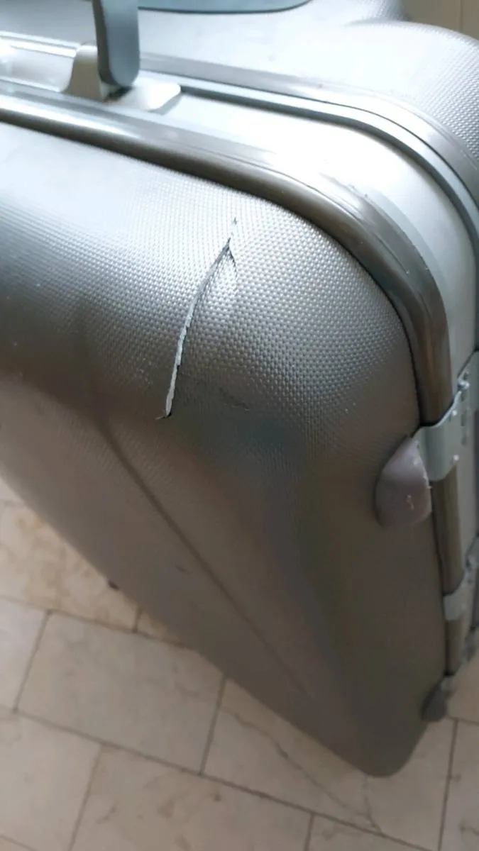 Large suitcase - Image 4