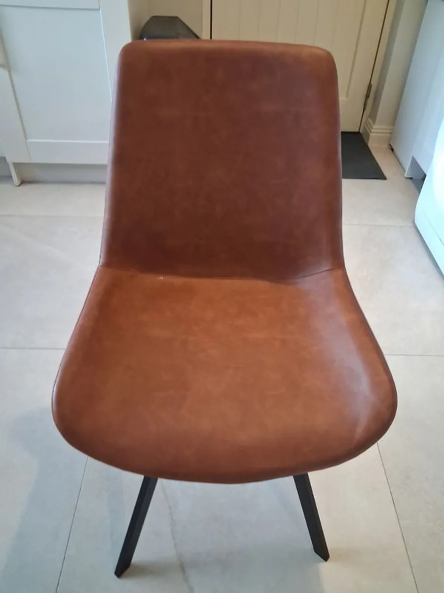Table and 4 chairs - Image 3