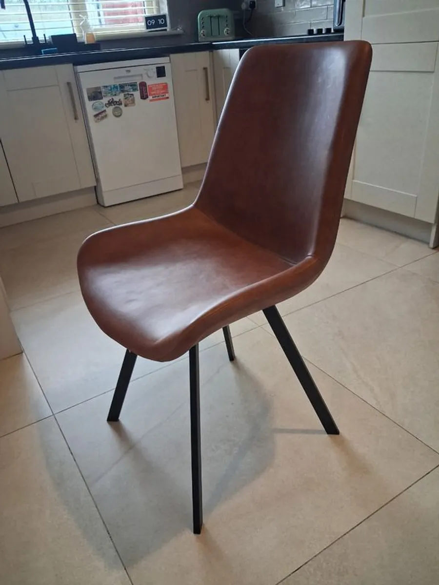 Table and 4 chairs - Image 4