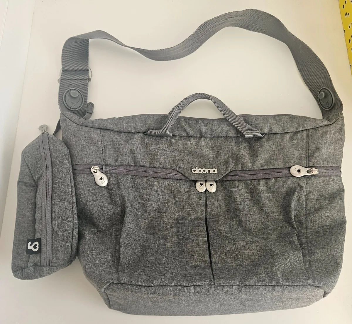Doona All-Day Changing Bag & Bottle Holder - Image 3
