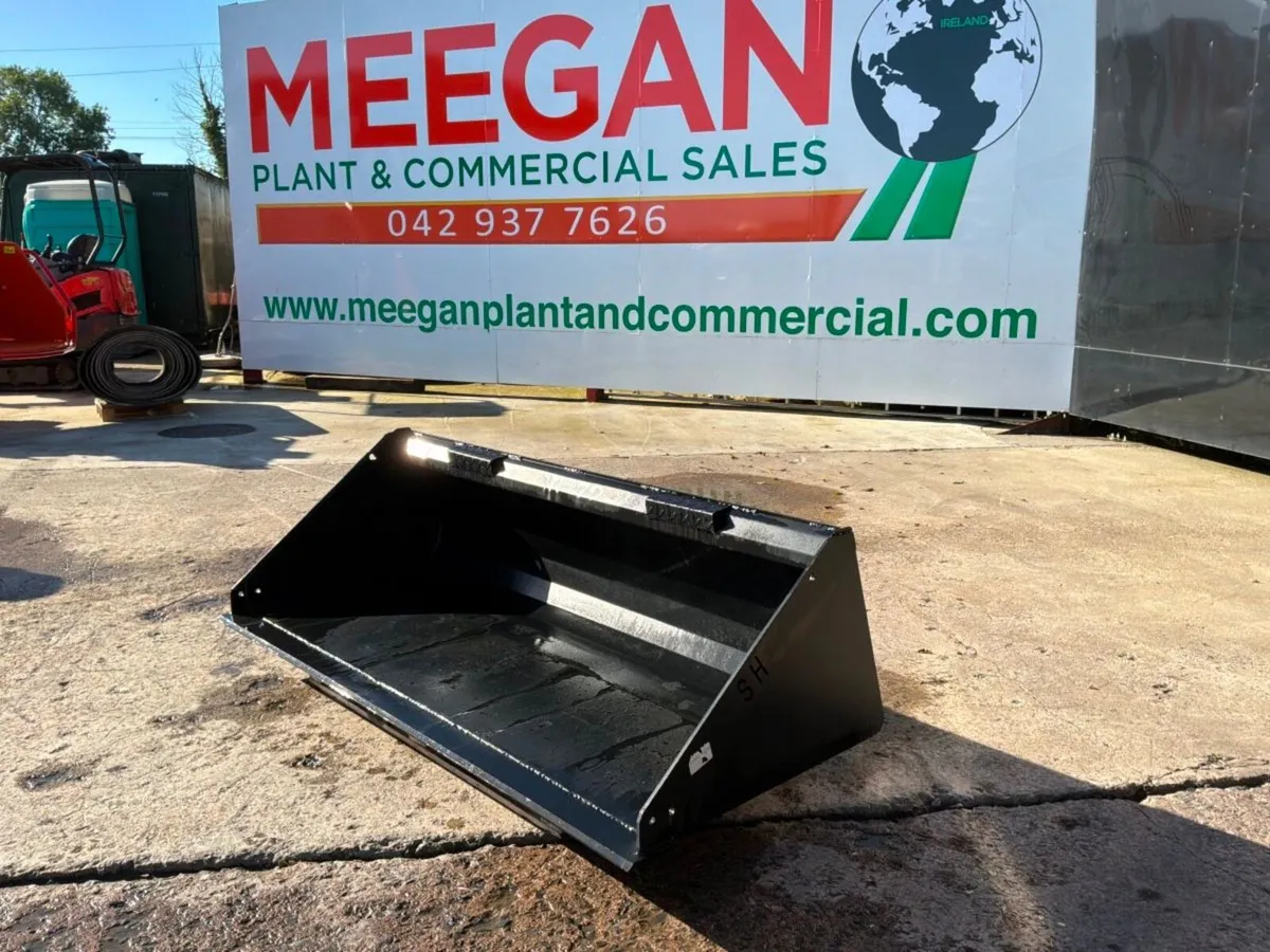 New / unused 72" skid steer / bobcat loader Bucket - Image 2