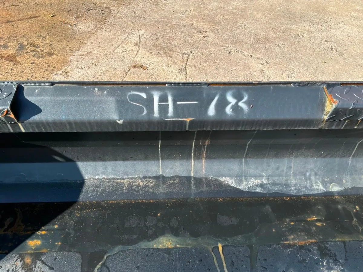 Unused 78" Skid steer / Bobcat front loader bucket - Image 2