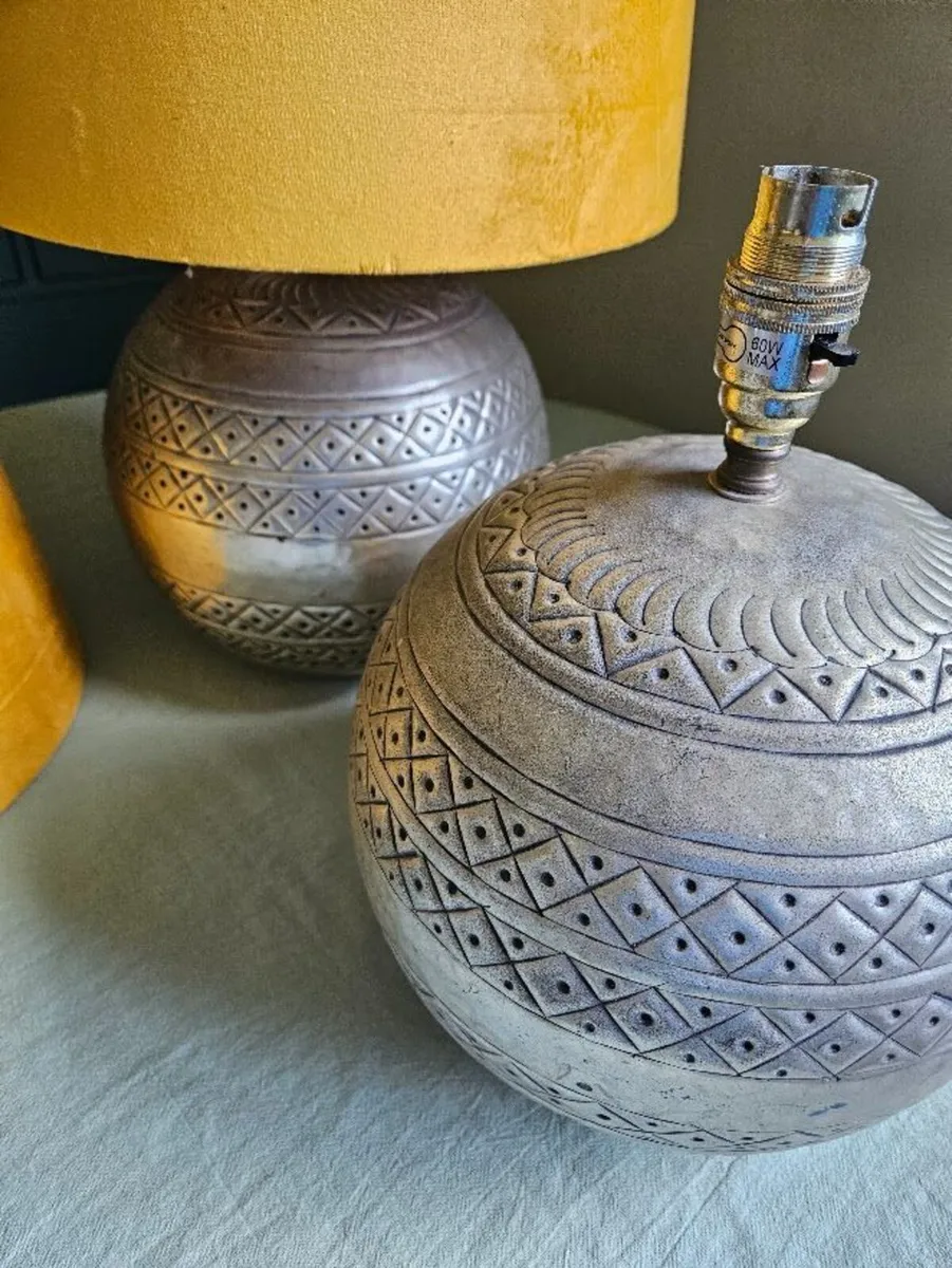 2 Vintage Metal Table Lamps With Mustard Shades - Image 3
