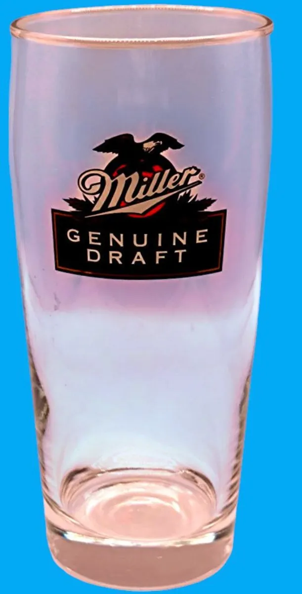 Pair of Vintage Miller Genuine Draft Pint Glasses - Image 4
