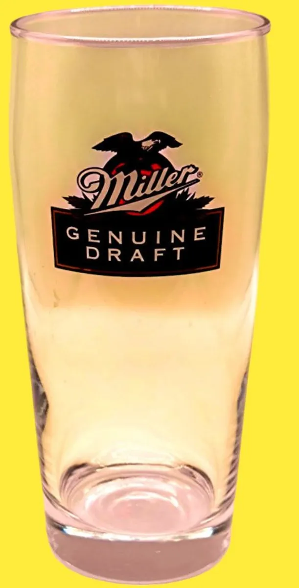 Pair of Vintage Miller Genuine Draft Pint Glasses - Image 3