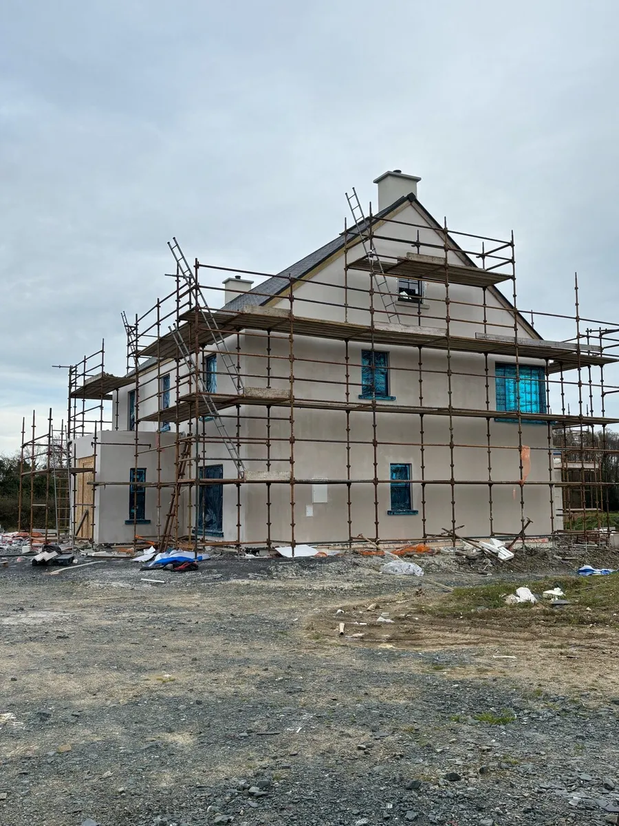 SCAFFOLDING FOR SALE – LARGE COMPLETE PACKAGE - Image 2