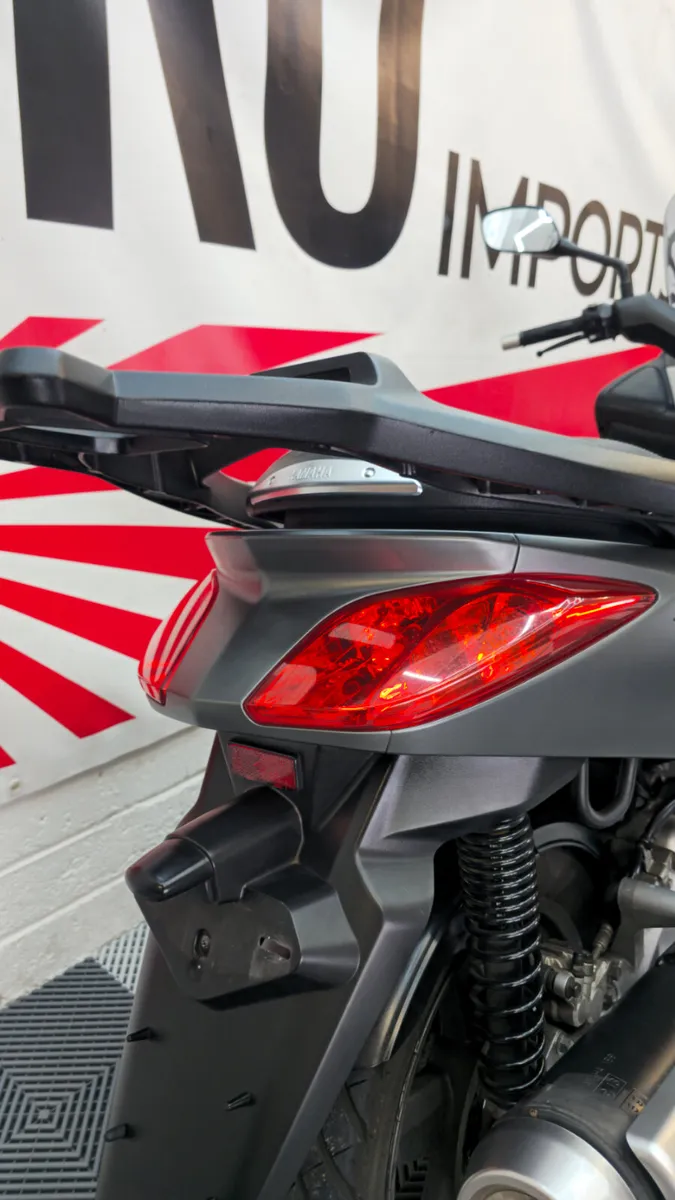 2014 Yamaha X max - Image 4