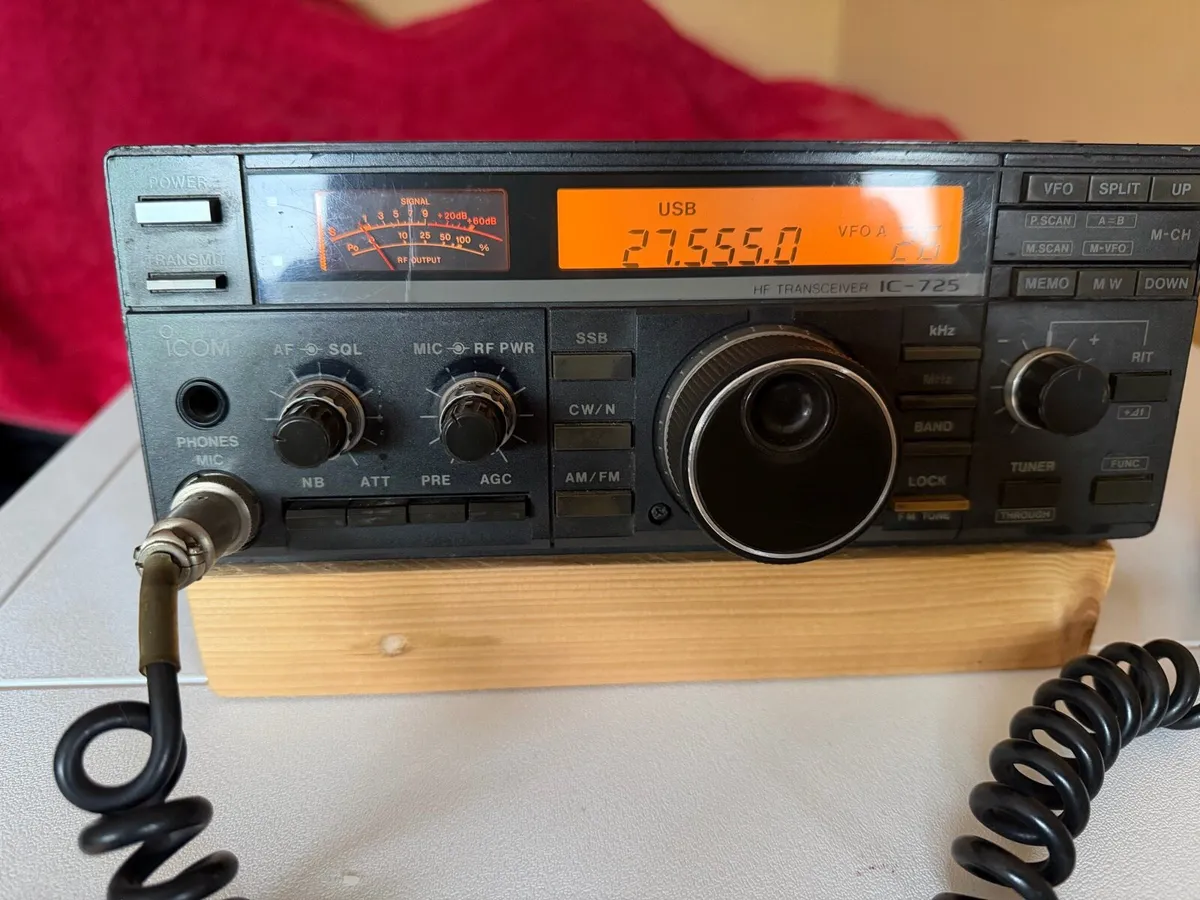 Ham/cb radio icom ic 725 hf radio clean condition - Image 2