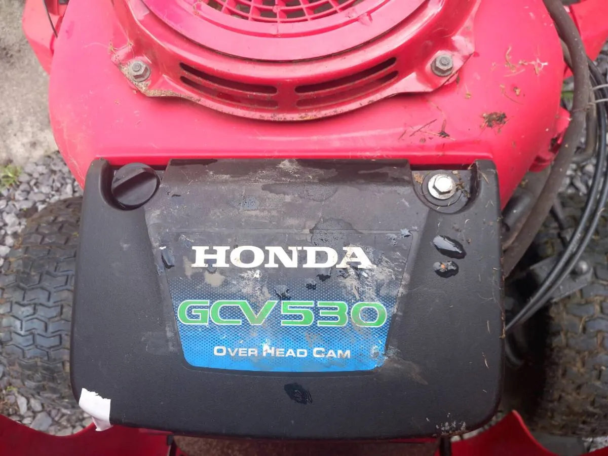 Ride on lawnmower - Image 3
