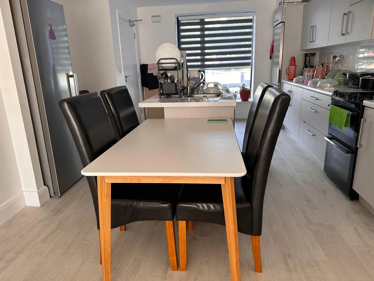 Dining table & chairs - Image 1