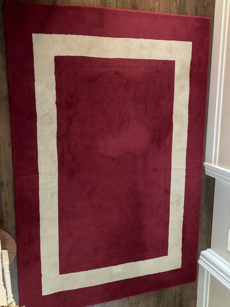 Laura Ashley Rug - Image 1