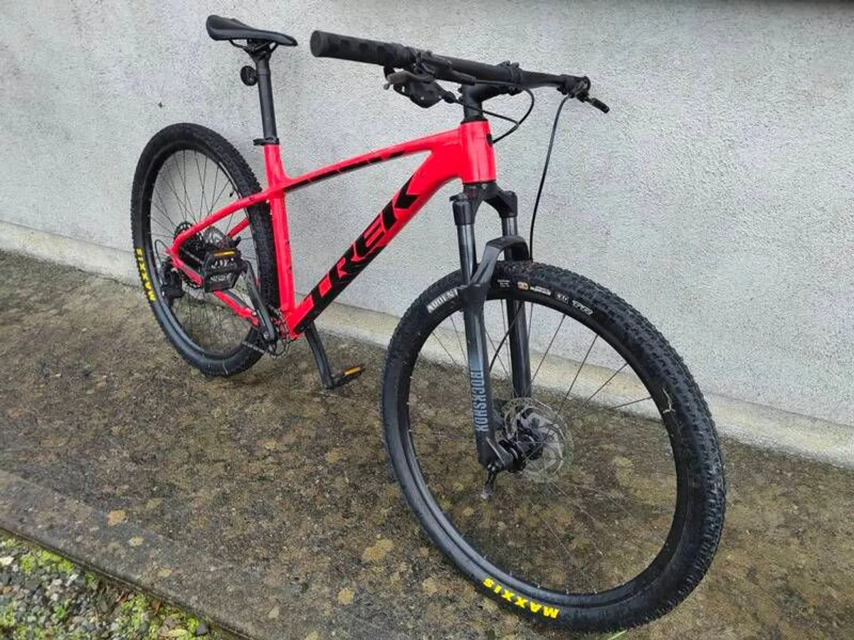 29er Trek X Calibre 8 Mountain Bike in Size Large - Image 2