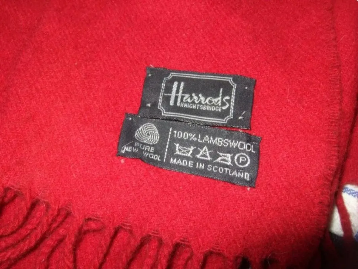 Authentic Harrods Red Wool Scarf–Pristine/Unworn - Image 4