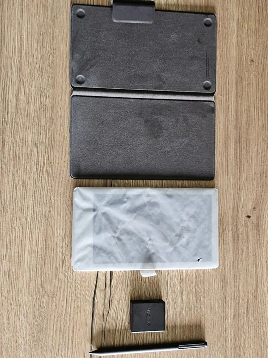 Remarkable Paper Pro Move (w/ Leather Folio & Marker Plus) - Image 2