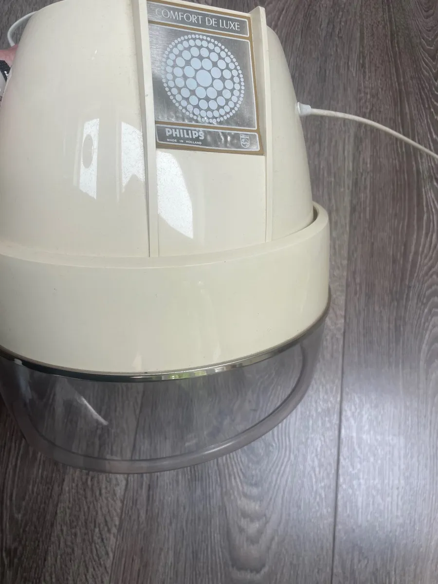 Hair dryer - Image 1