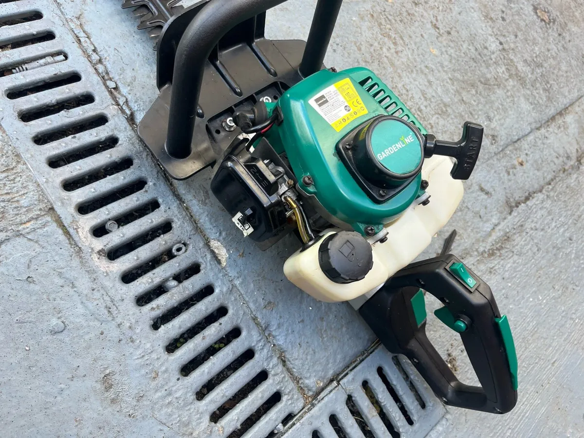Hedge trimmer - Image 1