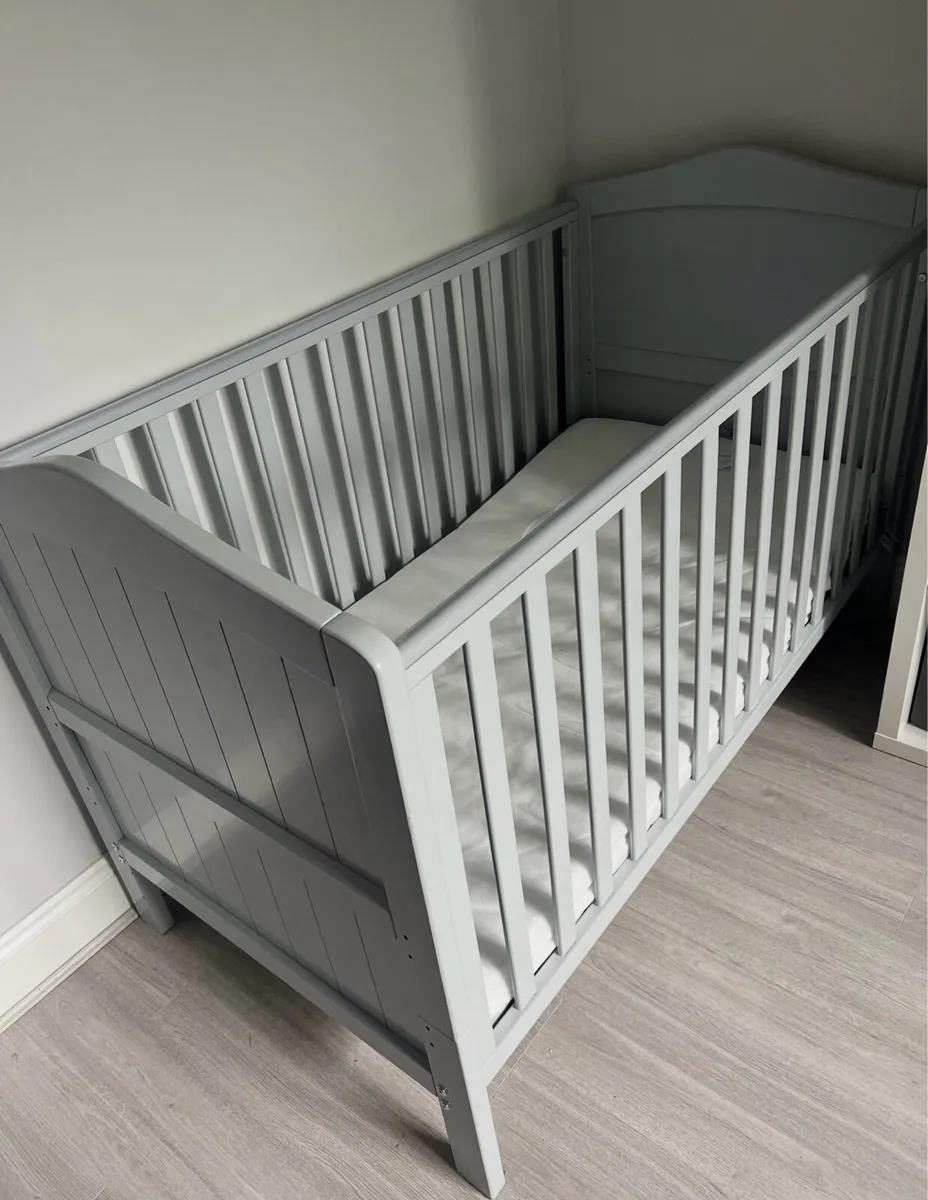 Sorrento cot bed - Image 1