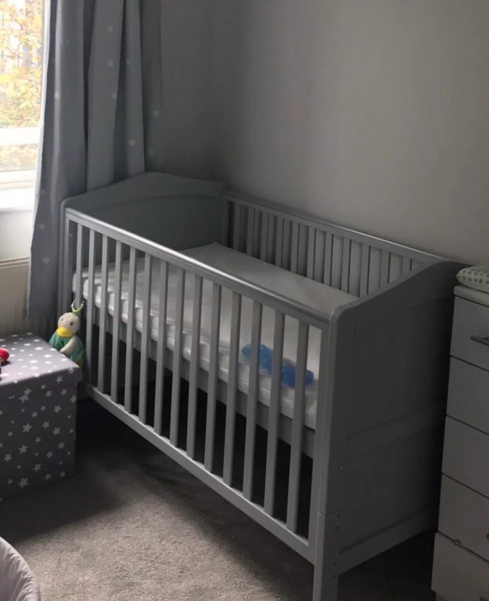 Sorrento cot bed - Image 2