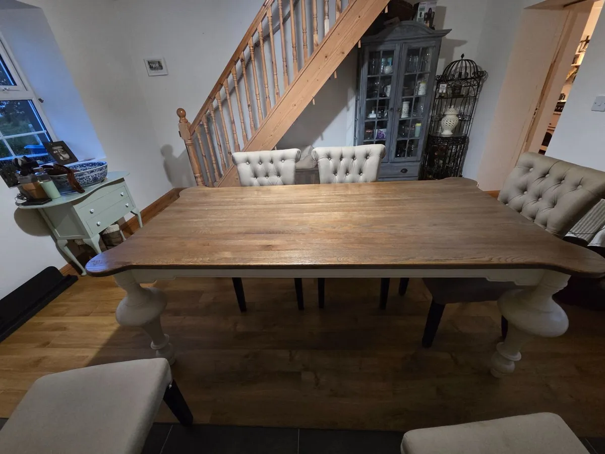 Dining table and chairs - Image 1
