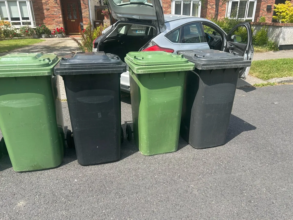 Wheelie bins like new (READ DESCRIPTION) - Image 2
